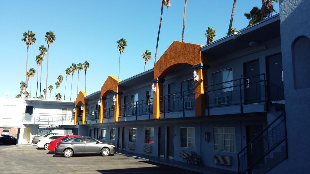 Value Hollywood