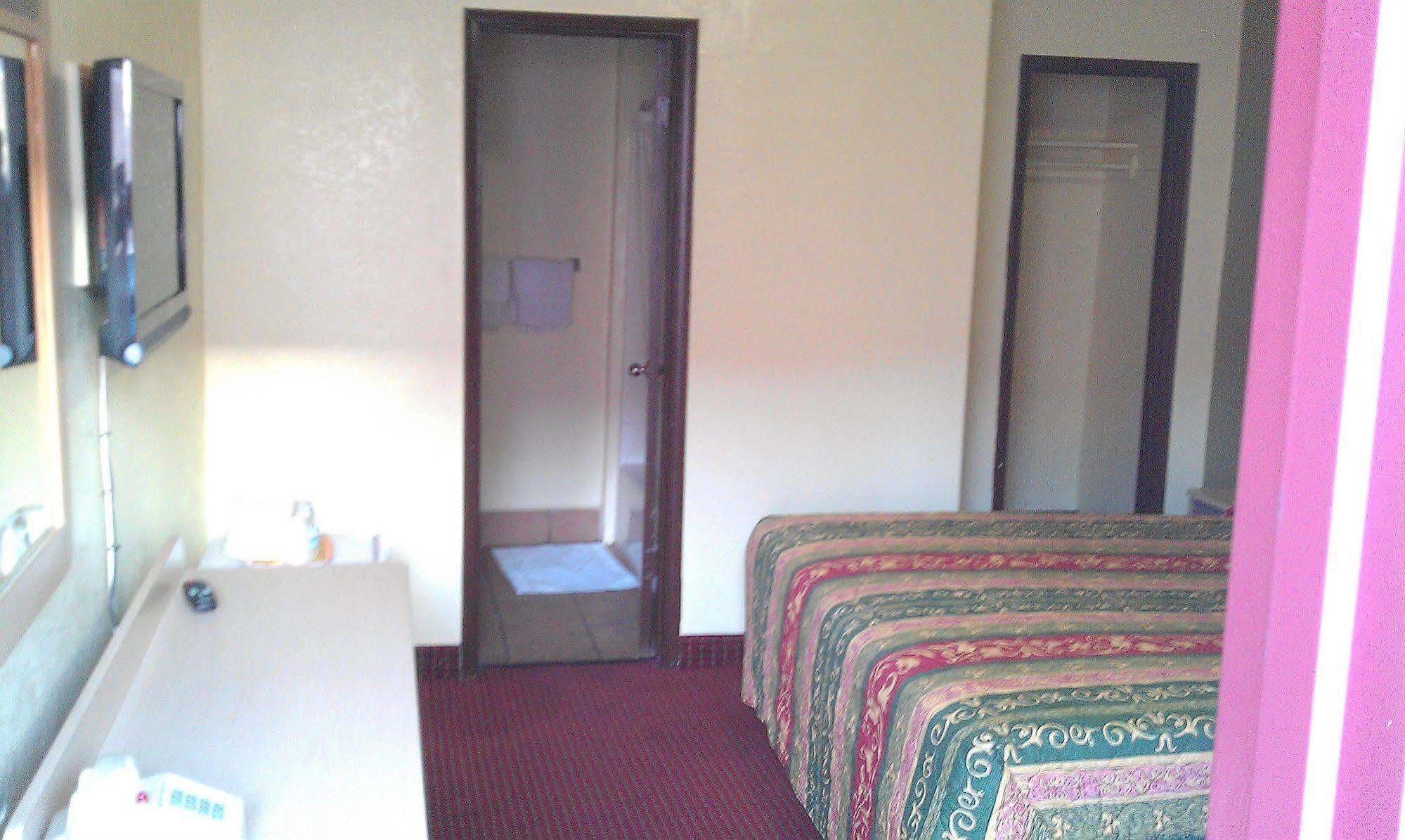 Motel Value Hollywood 2*