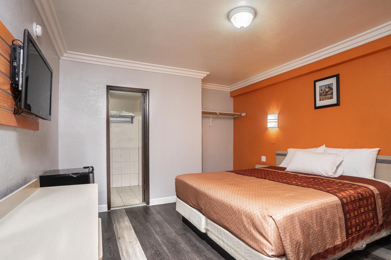 Value Hollywood Motel